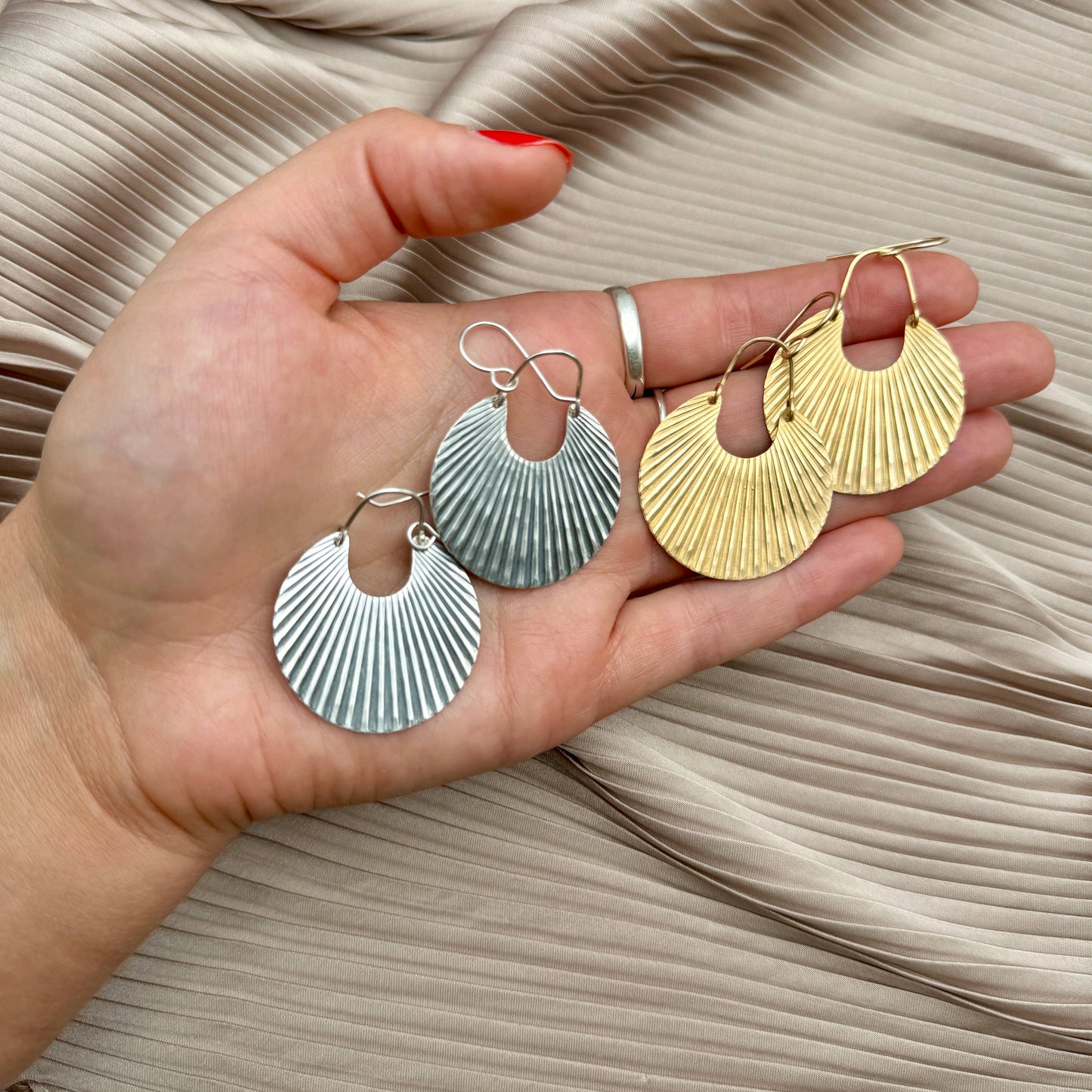 Handmade Hearth Earrings: Gold